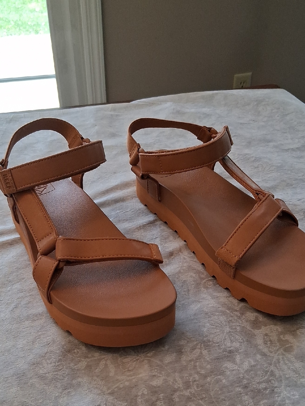 Reef Women’s Sandals. Cushion Rem Hi. Size  11  Cognac brown. Platform Height.